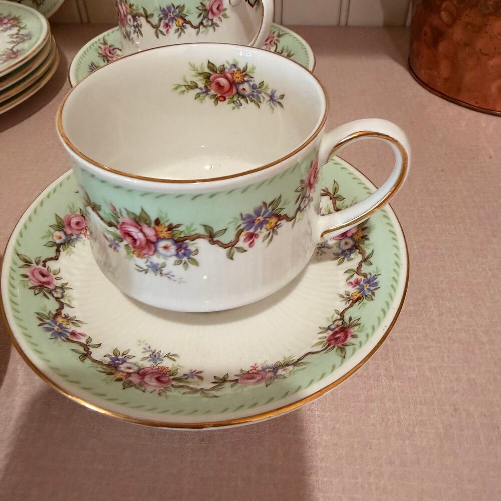 PARAGON ROSALIA CHINA MILK JUG & SUGAR BOWL, 4 Tea‎ Cup, 4 Saucer 5 small plate - Picture 4 of 11